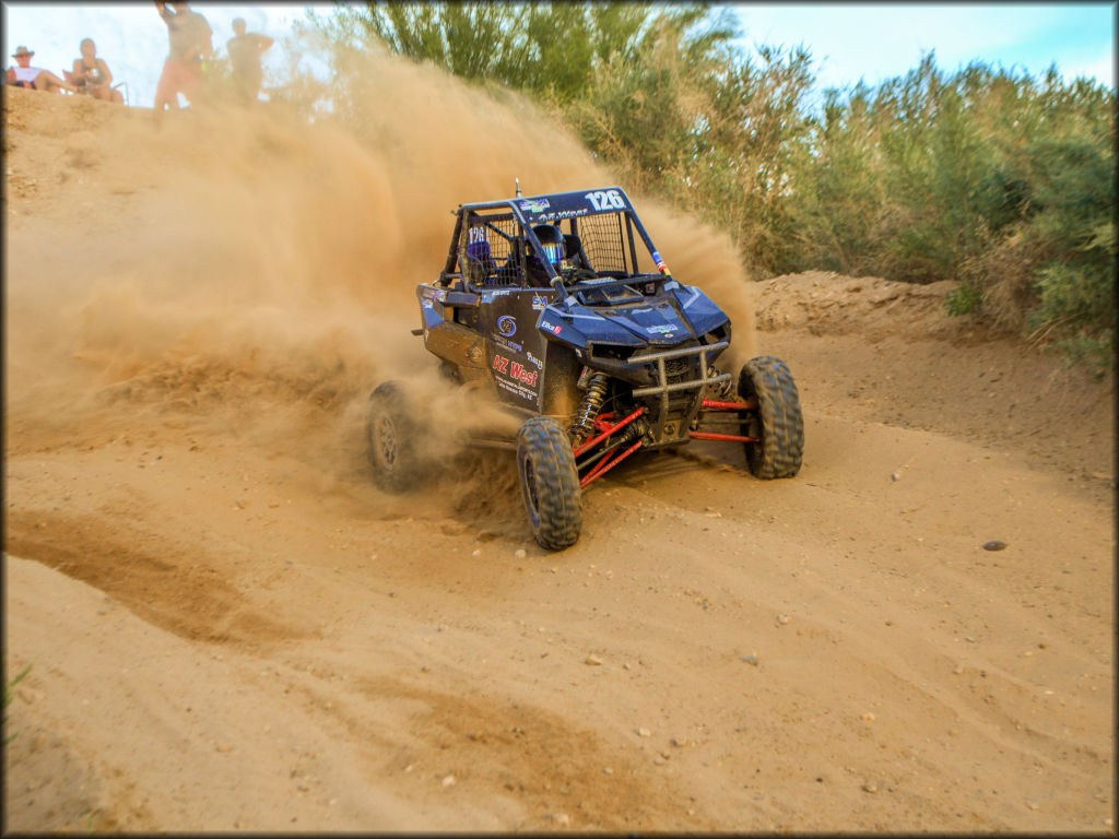 Jacob Spitz blasts through deep silt at the Crazy Horse GP track