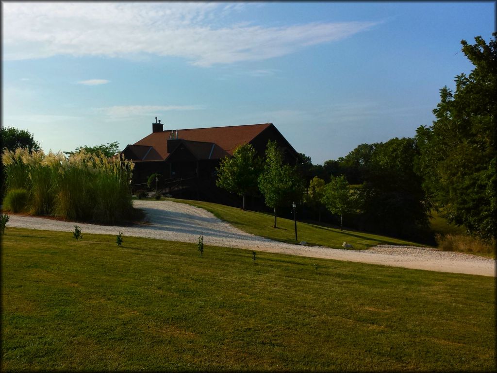 Scenic photo of Harpole's Lodge in Southern Illinois.