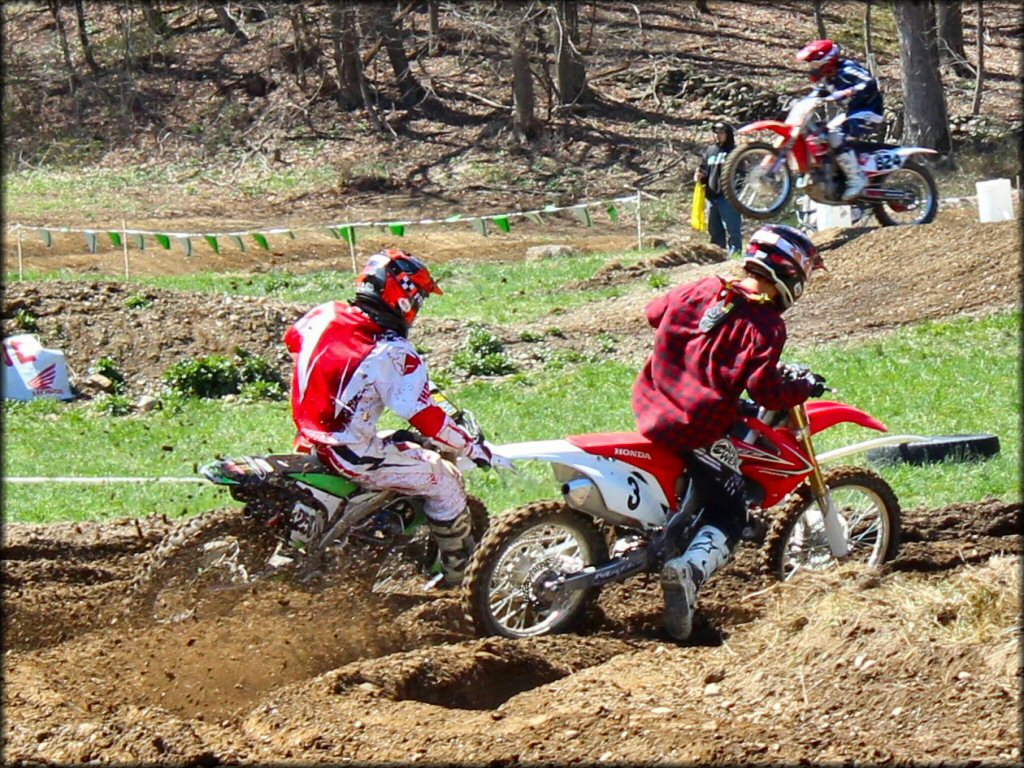 OHV jumping at Echo Valley Farm Motocross Track