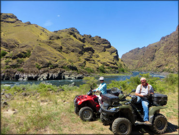 Pittsburg Landing Trail