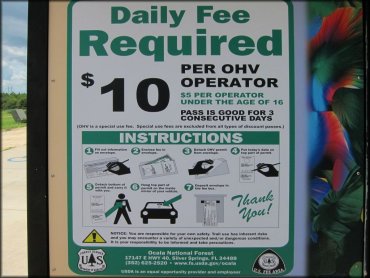 Fee signage for day use permit.