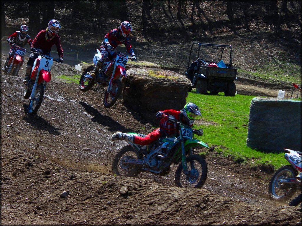 OHV jumping at Echo Valley Farm Motocross Track