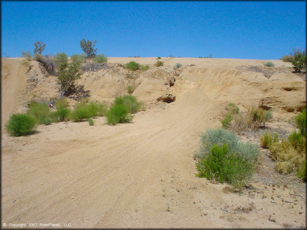 Terrain example at Dove Springs Trail