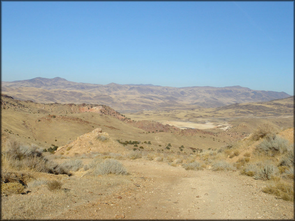 Lousetown Road Trail