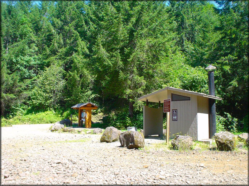 Some amenities at Jordan Creek Trail